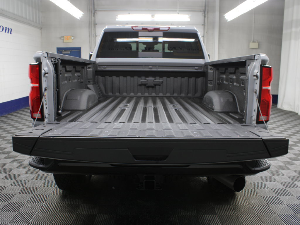 Used 2025 Chevrolet Silverado 2500 ZR2 w/ Technology Package AWD/4WD image 49