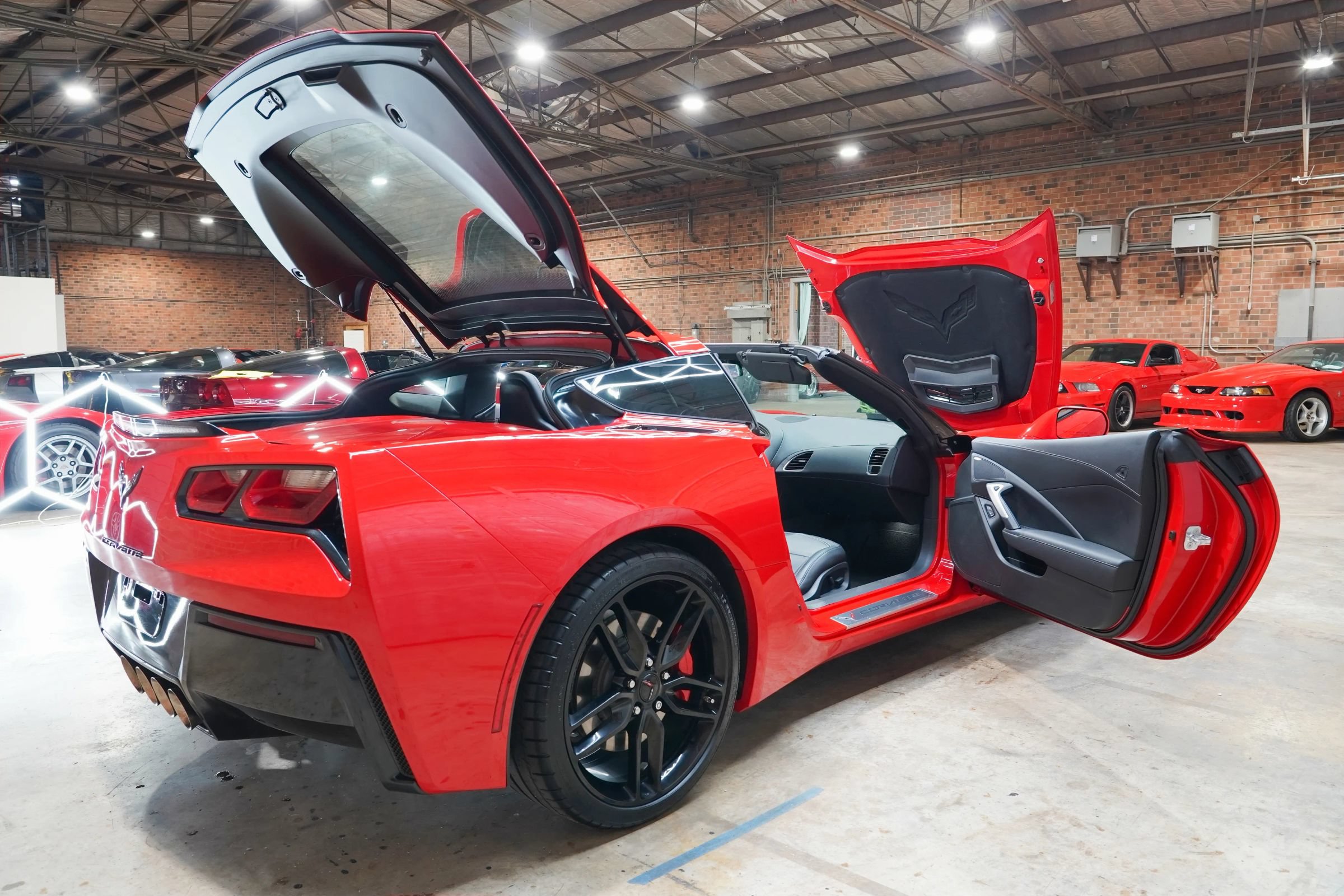 Used 2019 Chevrolet Corvette Stingray Coupe w/ Carbon Flash Badge Package RWD image 29