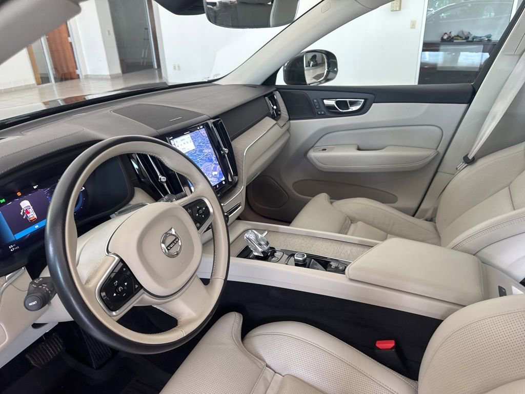 Used 2022 Volvo XC60 T8 Inscription w/ Advanced Package image 22