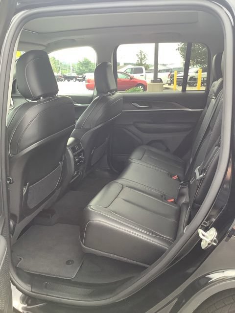 Certified 2023 Jeep Grand Cherokee Limited AWD/4WD image 26