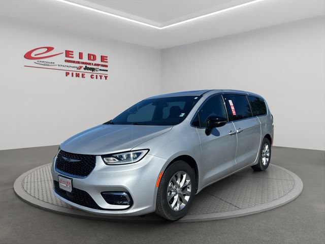 Used 2026 Chrysler Pacifica Limited