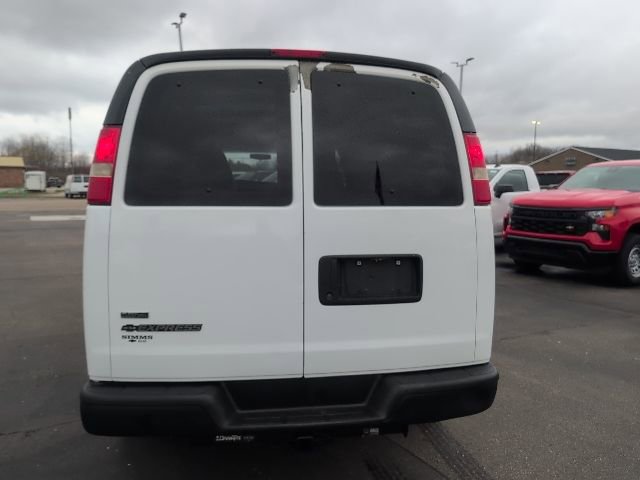 Used 2010 Chevrolet Express 1500 RWD image 6