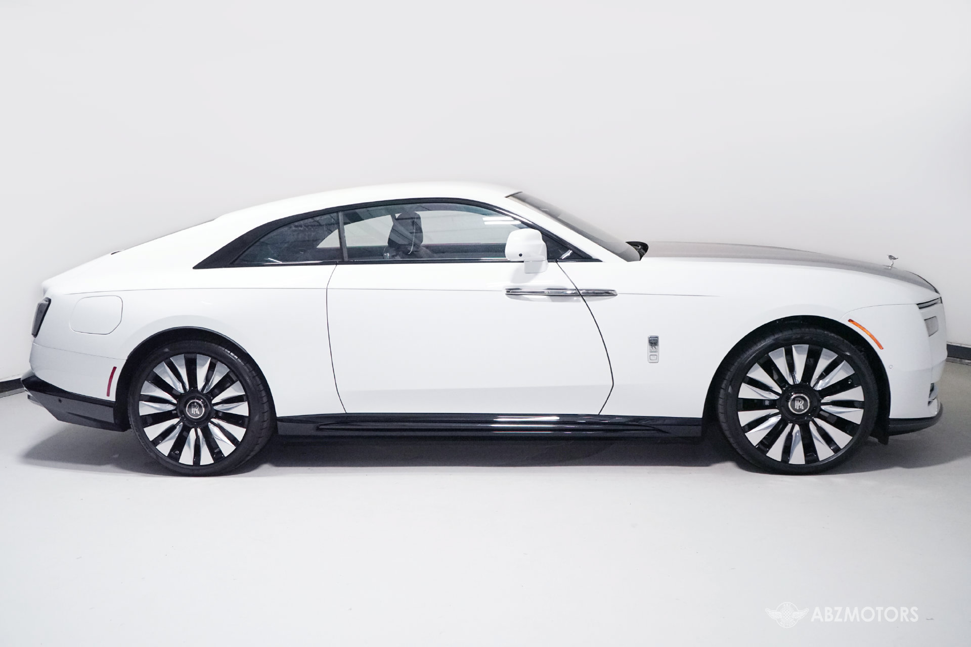 Used 2024 Rolls-Royce Spectre w/ Spectre Launch Package AWD/4WD image 4