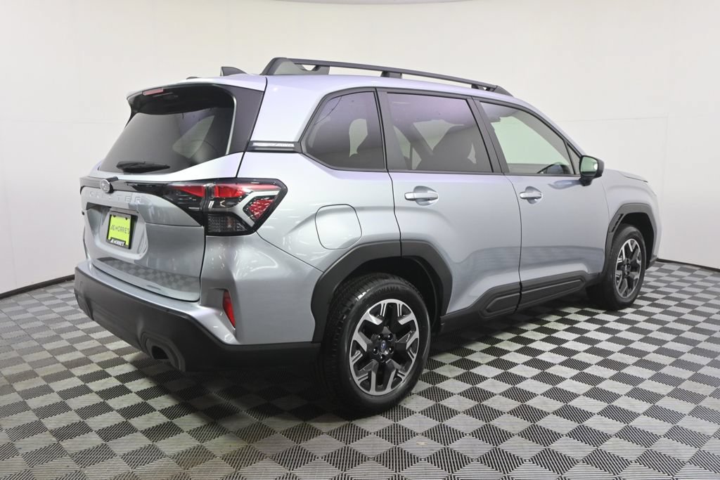 Used 2025 Subaru Forester Premium AWD/4WD image 7