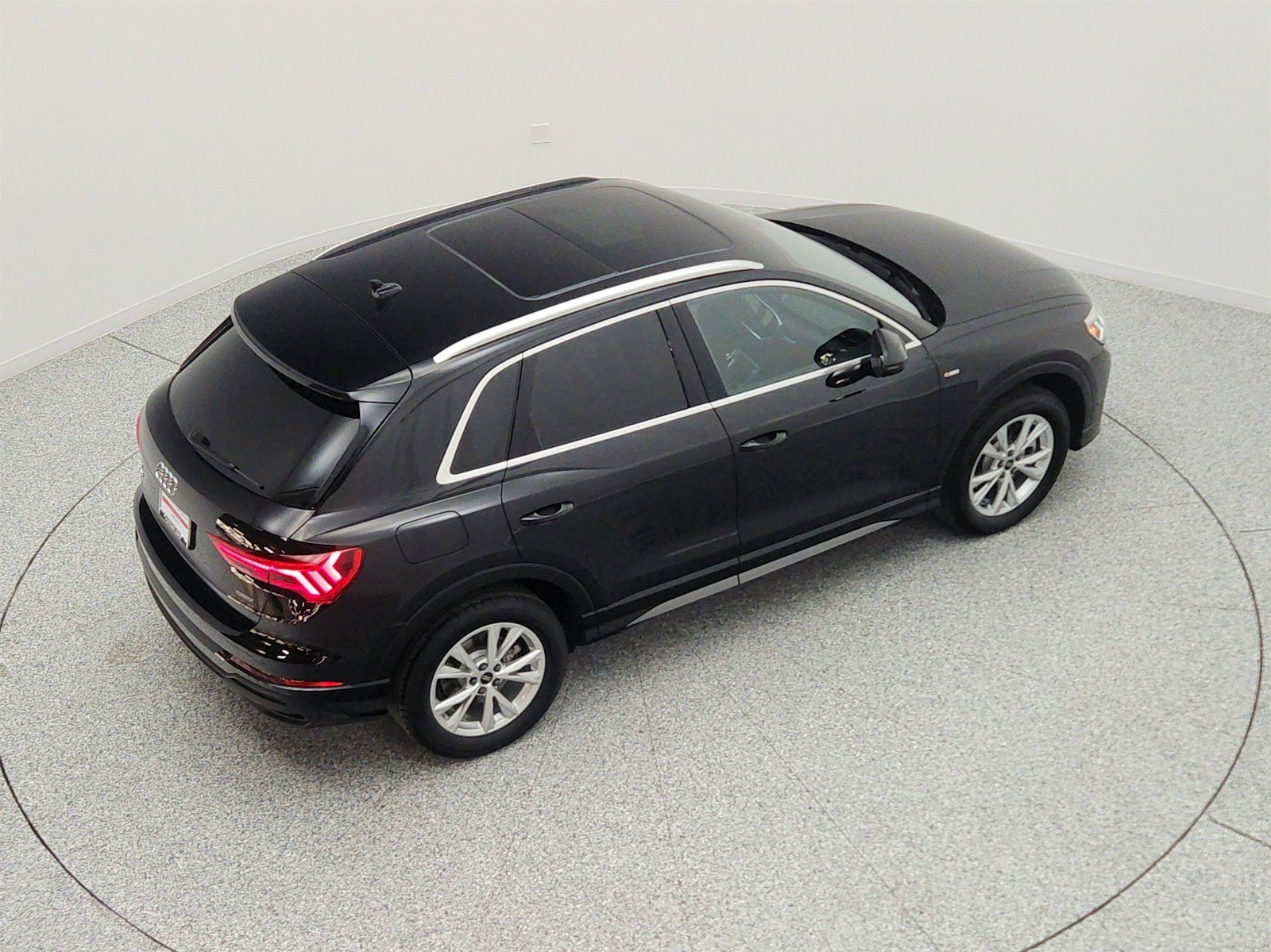 Used 2024 Audi Q3 2.0T Premium Plus w/ Premium Plus Package AWD/4WD image 26