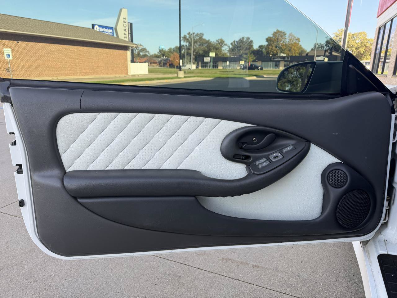 Used 1999 Pontiac Firebird Formula RWD image 7
