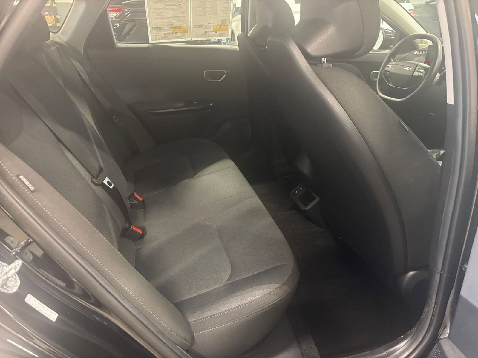 Used 2025 Kia K4 LXS image 38