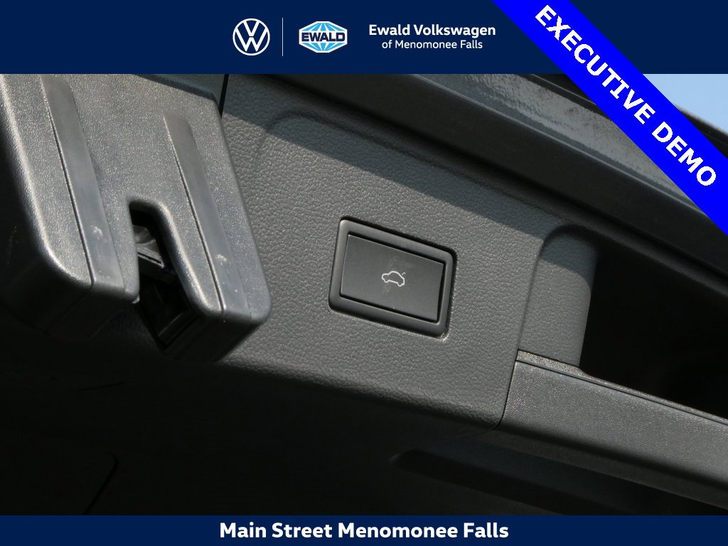 Certified 2025 Volkswagen Atlas SE image 26
