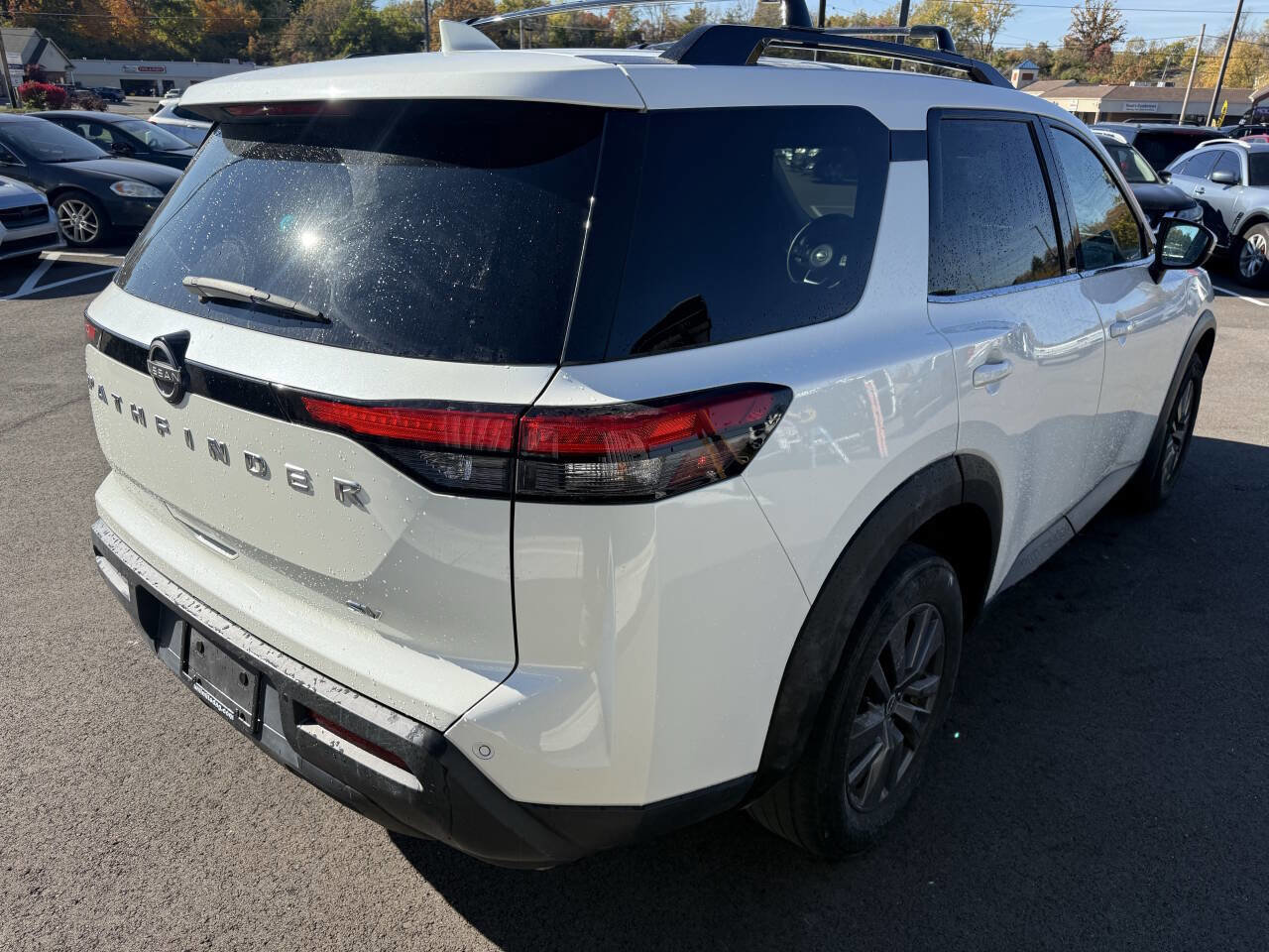 Used 2022 Nissan Pathfinder SV image 8