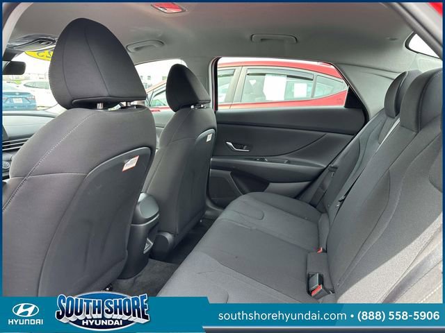 Certified 2025 Hyundai Elantra SE image 13