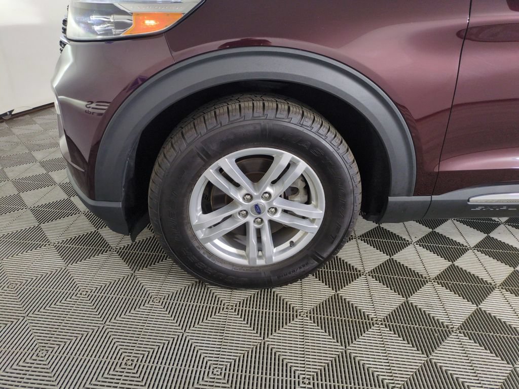 Used 2022 Ford Explorer XLT w/ Equipment Group 202A AWD/4WD image 25