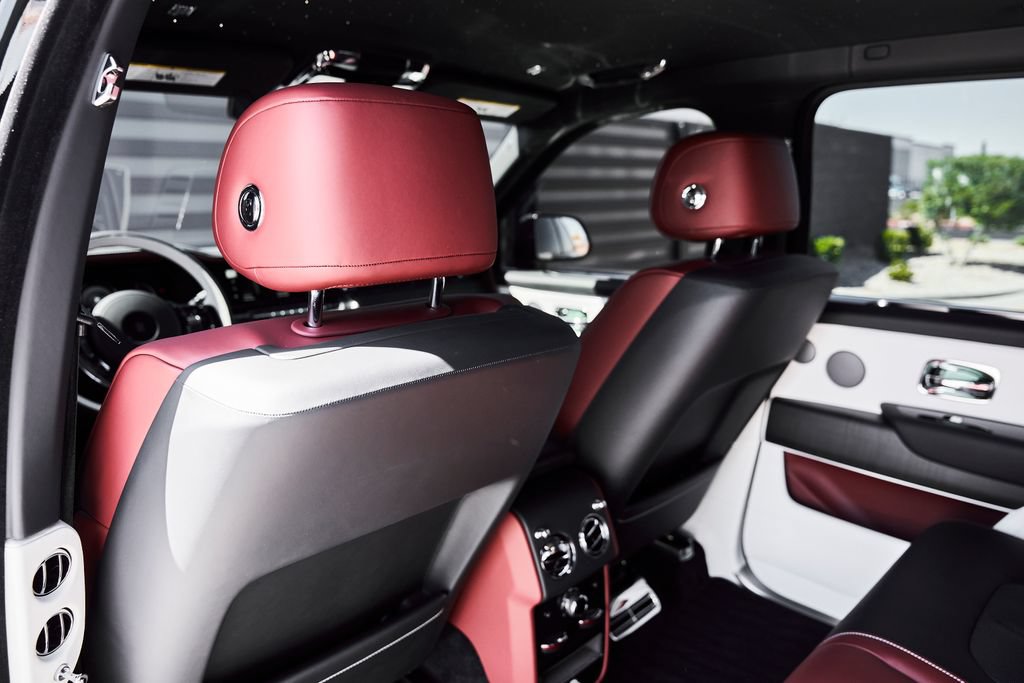 Used 2026 Rolls-Royce Cullinan AWD/4WD image 43