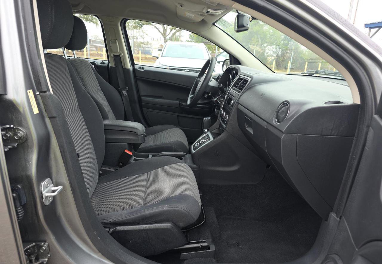 Used 2011 Dodge Caliber Heat w/ Security Group FWD image 11