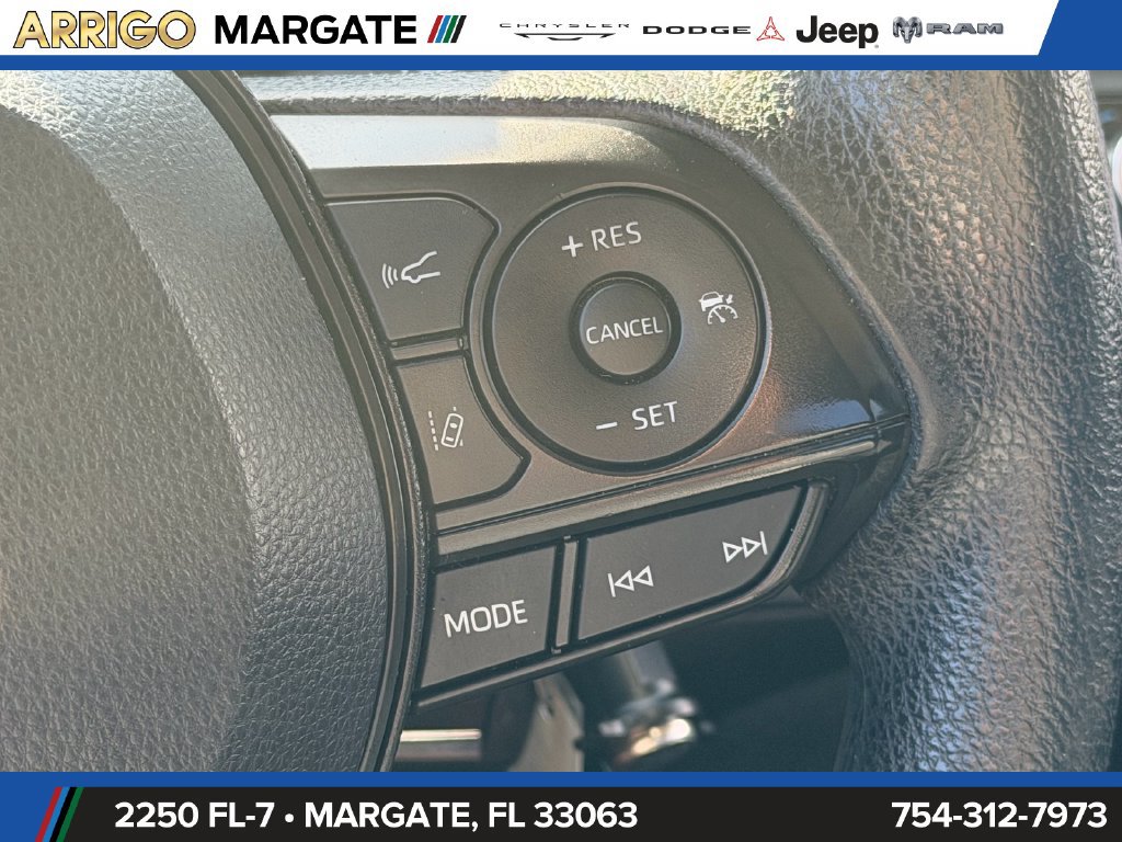 Used 2021 Toyota Corolla LE FWD image 28