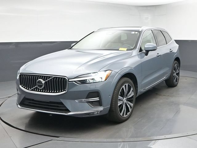 Used 2023 Volvo XC60 B5 Plus w/ Climate Package AWD/4WD image 3