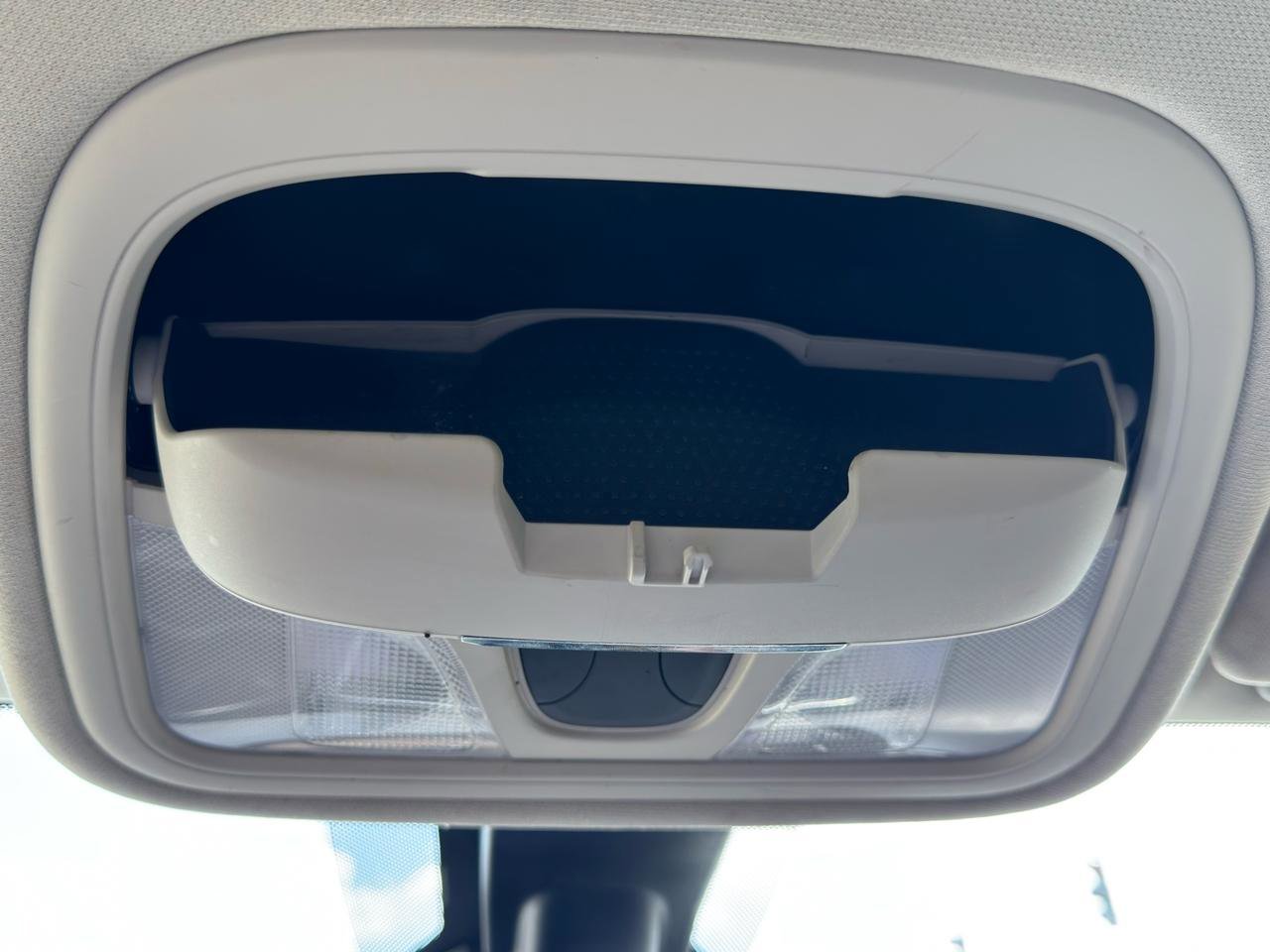 Used 2017 Chrysler 200 Limited Platinum FWD image 50