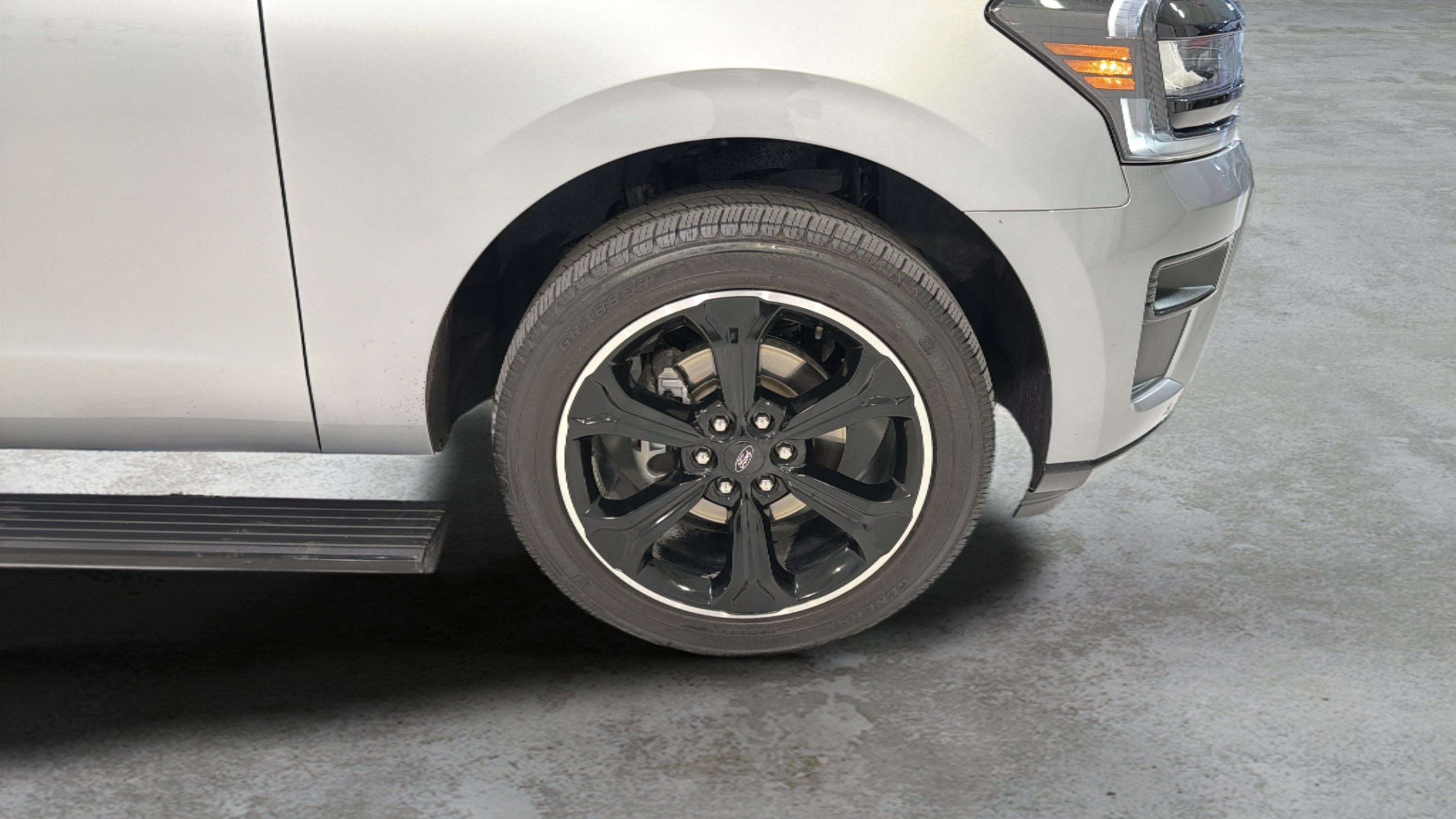 Used 2023 Ford Expedition Limited AWD/4WD image 25