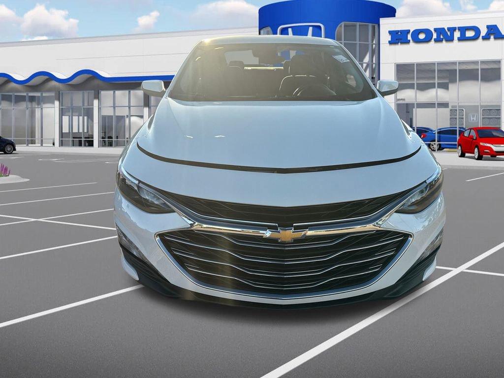 Used 2024 Chevrolet Malibu LT FWD image 2