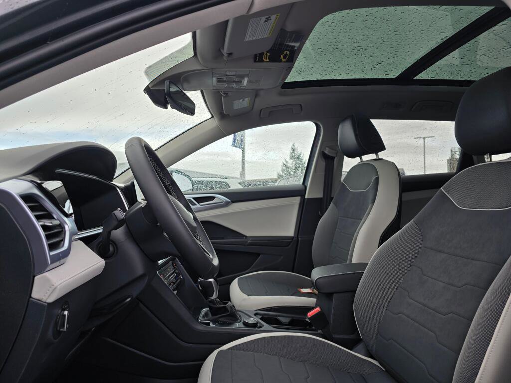 New 2026 Volkswagen Taos SE image 21