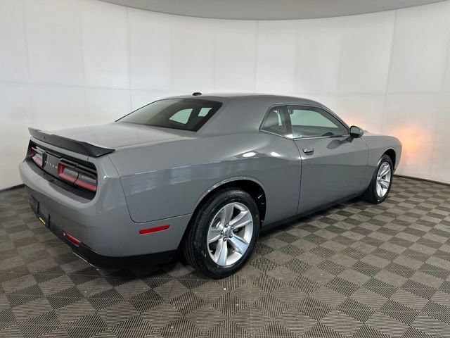 Used 2023 Dodge Challenger SXT image 3