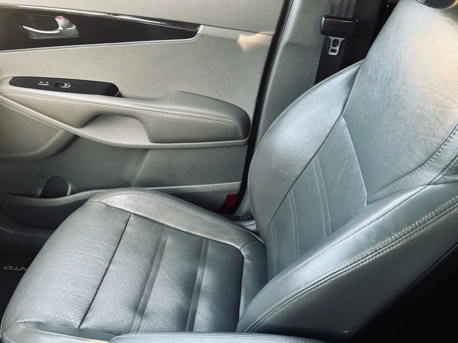 Used 2016 Kia Sorento EX w/ EX Premium Package image 32