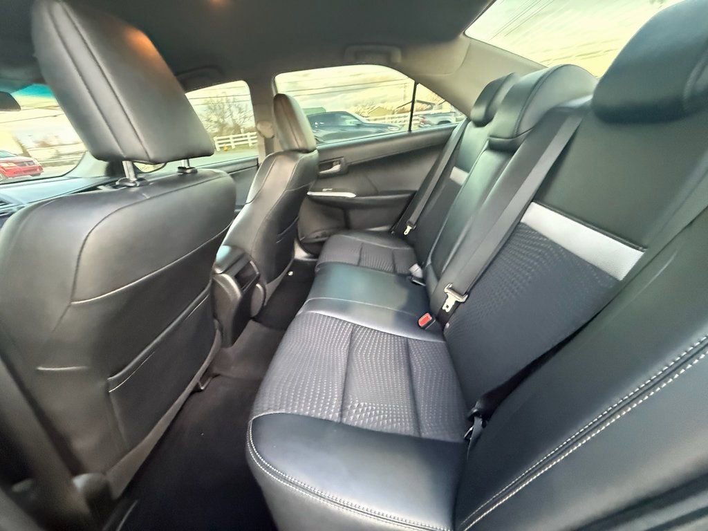 Used 2012 Toyota Camry SE image 18