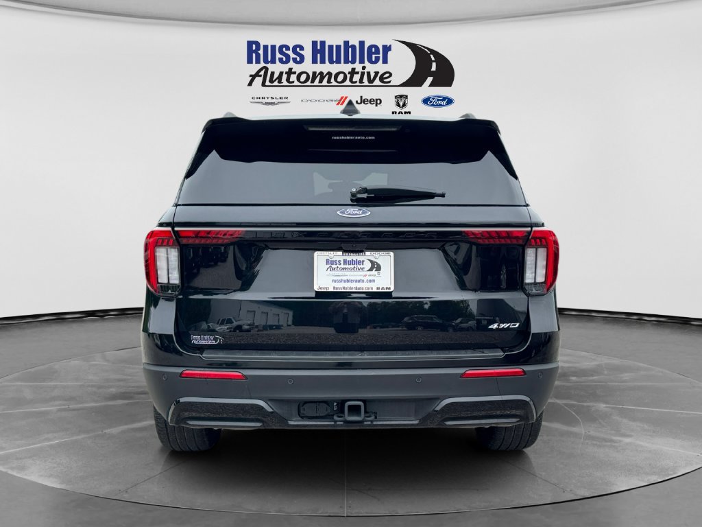 Used 2025 Ford Explorer ST-Line w/ ST-Line Street Pack AWD/4WD image 4