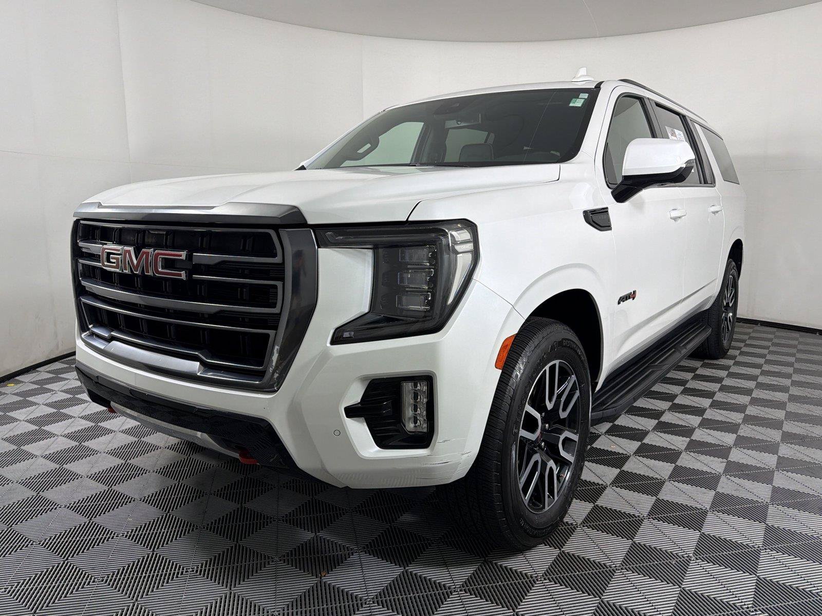 Used 2023 GMC Yukon XL AT4 w/ LPO, Floor Liner Package AWD/4WD image 3