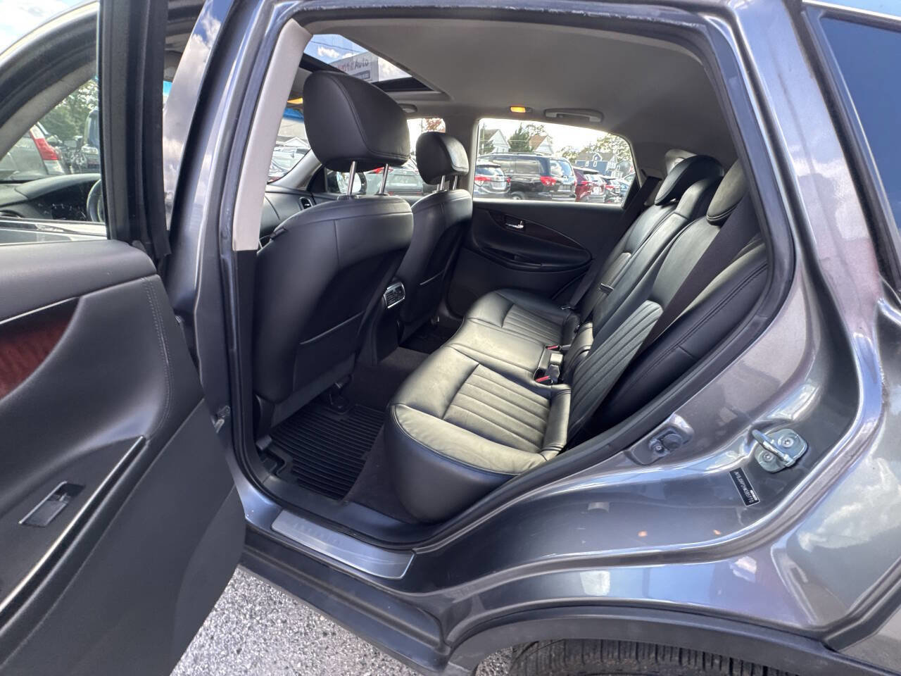 Used 2017 INFINITI QX50 2WD w/ Premium Package image 56