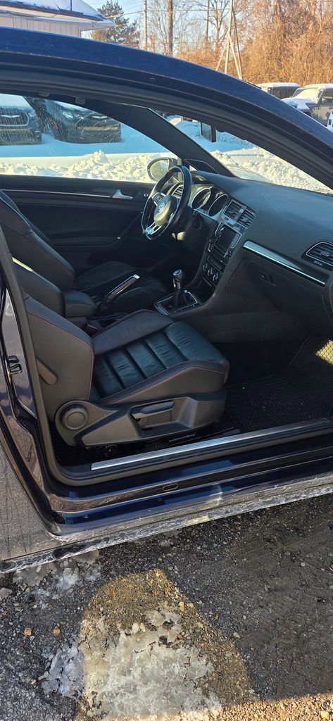 Used 2015 Volkswagen GTI SE image 10