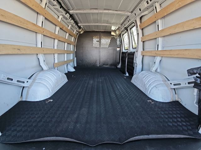 Used 2023 GMC Savana 2500 w/ Driver Convenience Package image 21
