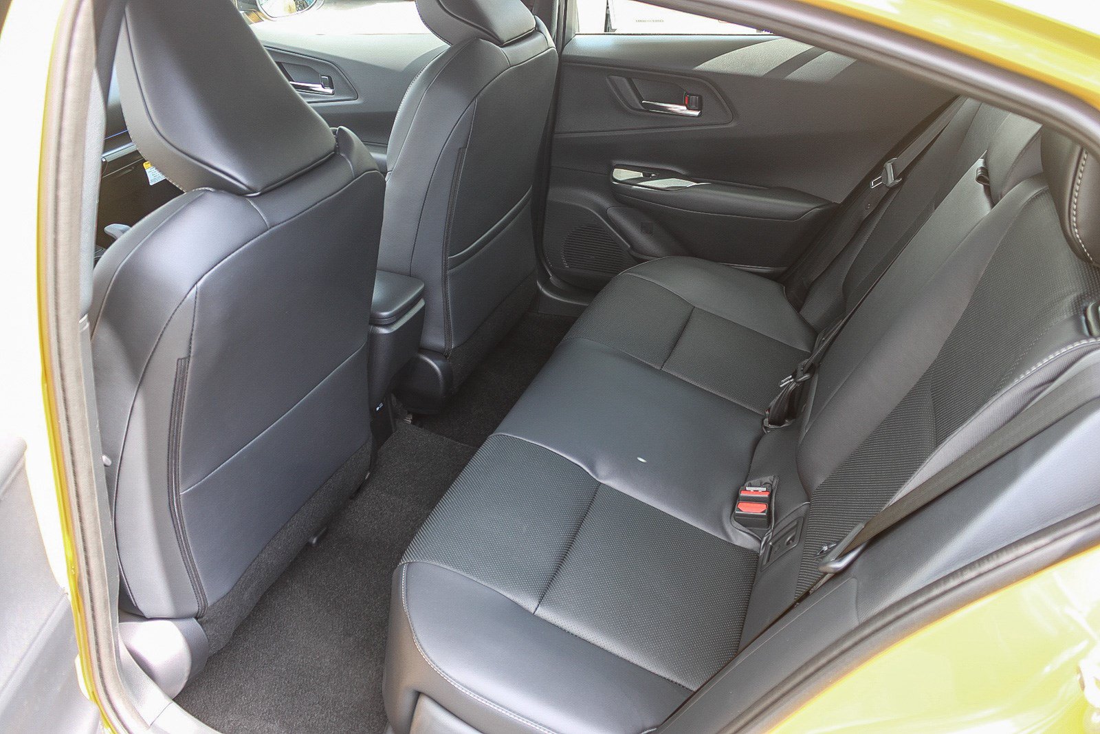 New 2026 Toyota Prius Plug-In Hybrid FWD image 21