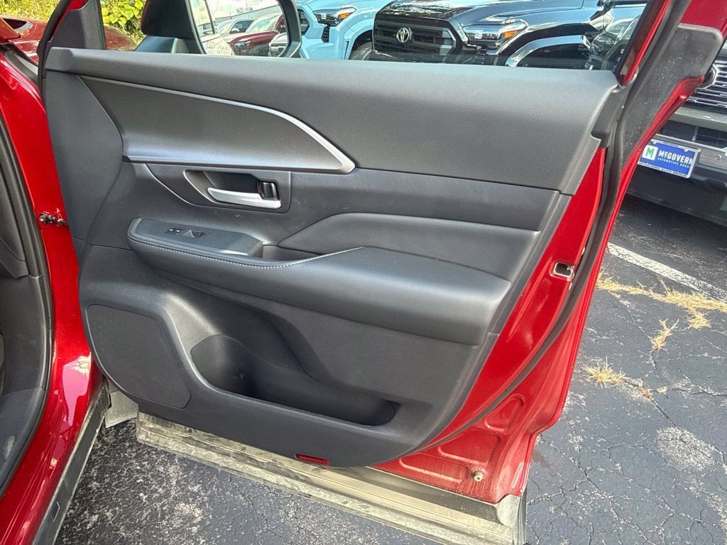Used 2026 Toyota Grand Highlander AWD image 22