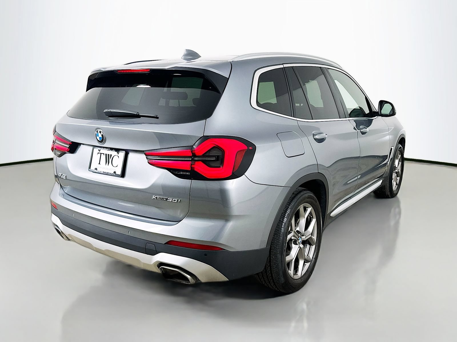 Used 2023 BMW X3 xDrive30i w/ Premium Package AWD/4WD image 5