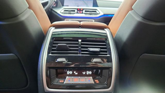 Used 2023 BMW X6 xDrive40i w/ Executive Package image 55