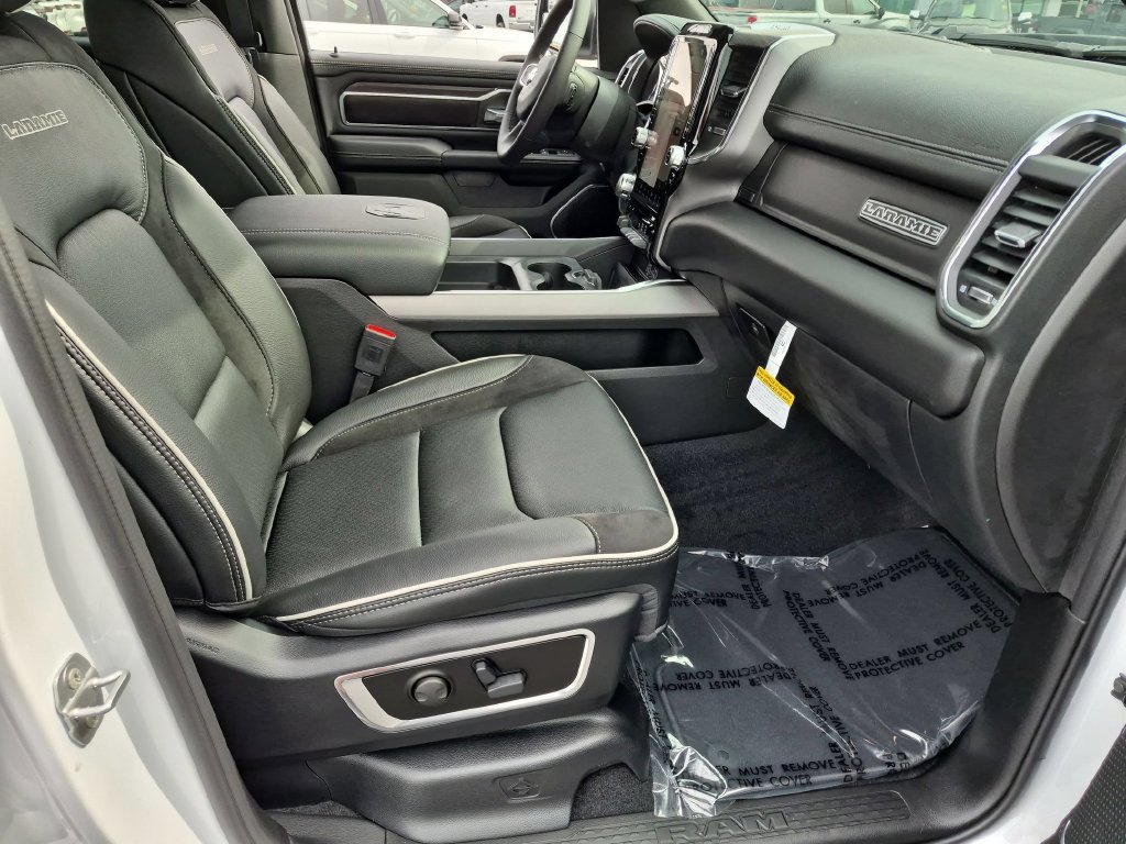 New 2027 RAM 1500 Laramie w/ Night Edition AWD/4WD image 33