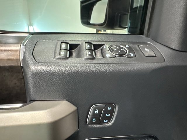 Used 2022 Ford F250 Lariat w/ Black Appearance Package AWD/4WD image 13