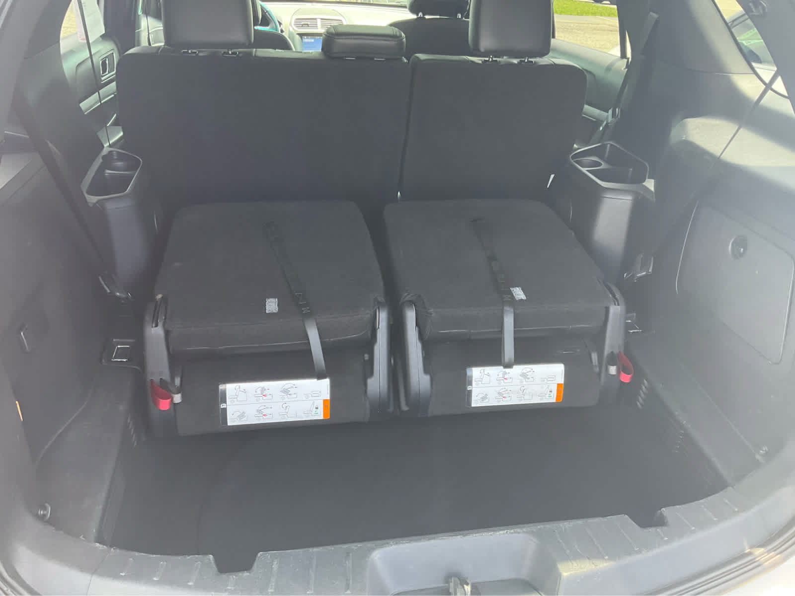 Used 2017 Ford Explorer XLT w/ Equipment Group 202A AWD/4WD image 21