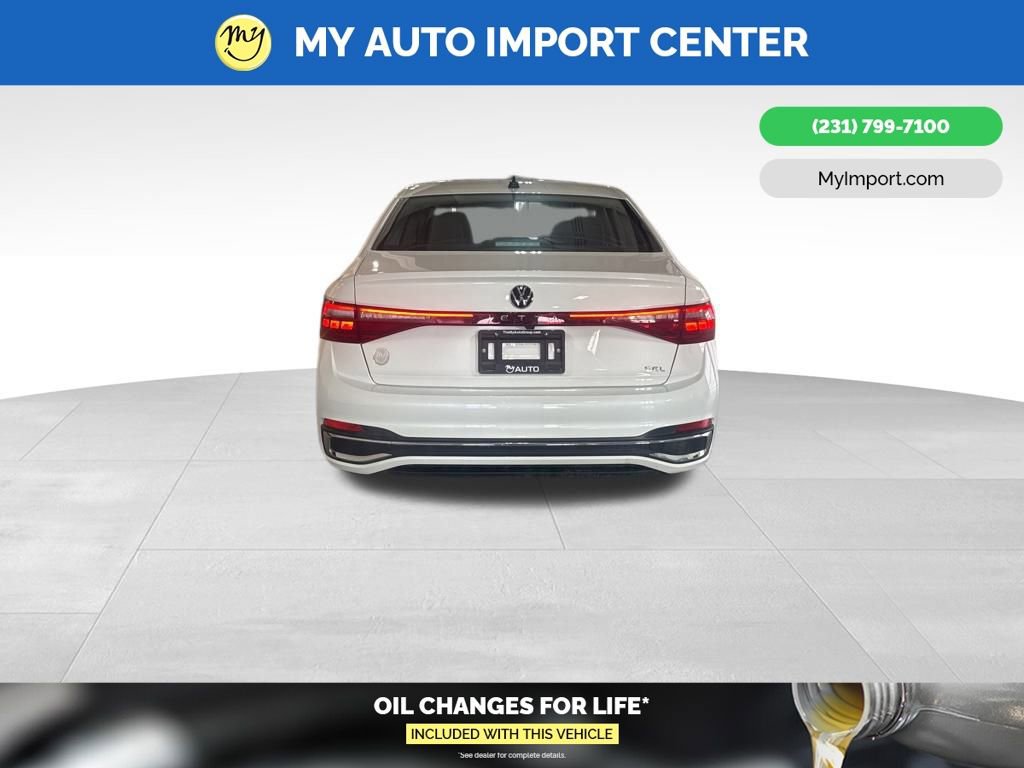 Used 2025 Volkswagen Jetta SEL image 6