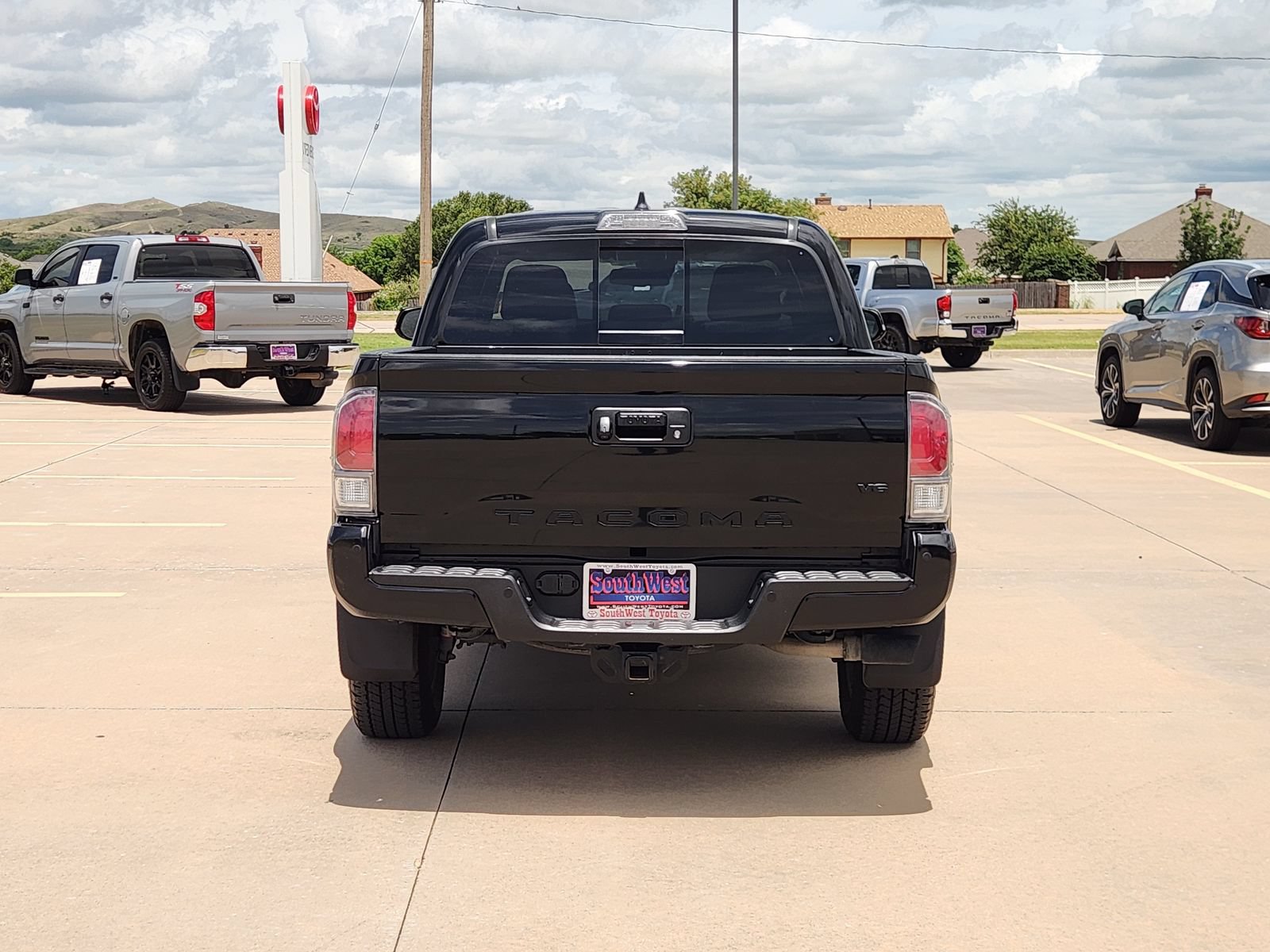 Used 2023 Toyota Tacoma TRD Sport w/ Technology Package RWD image 8