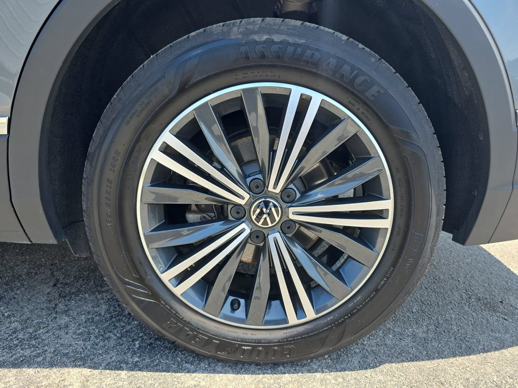 Certified 2024 Volkswagen Tiguan Wolfsburg Edition w/ Panoramic Sunroof Package FWD image 30
