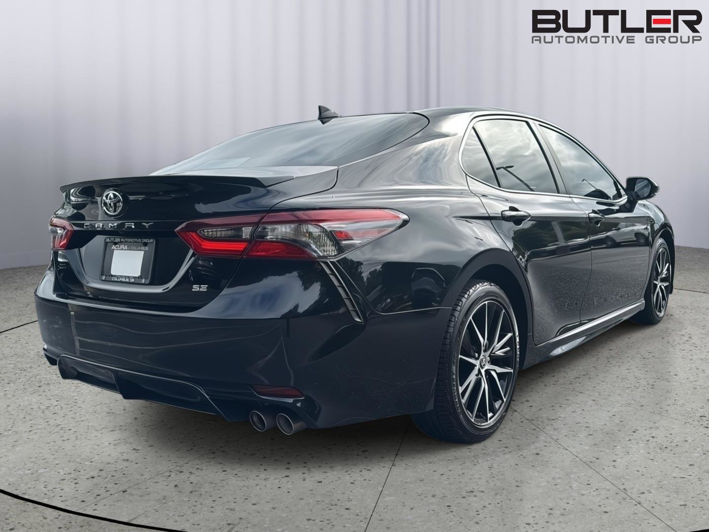 Used 2022 Toyota Camry SE w/ Convenience Package FWD image 5
