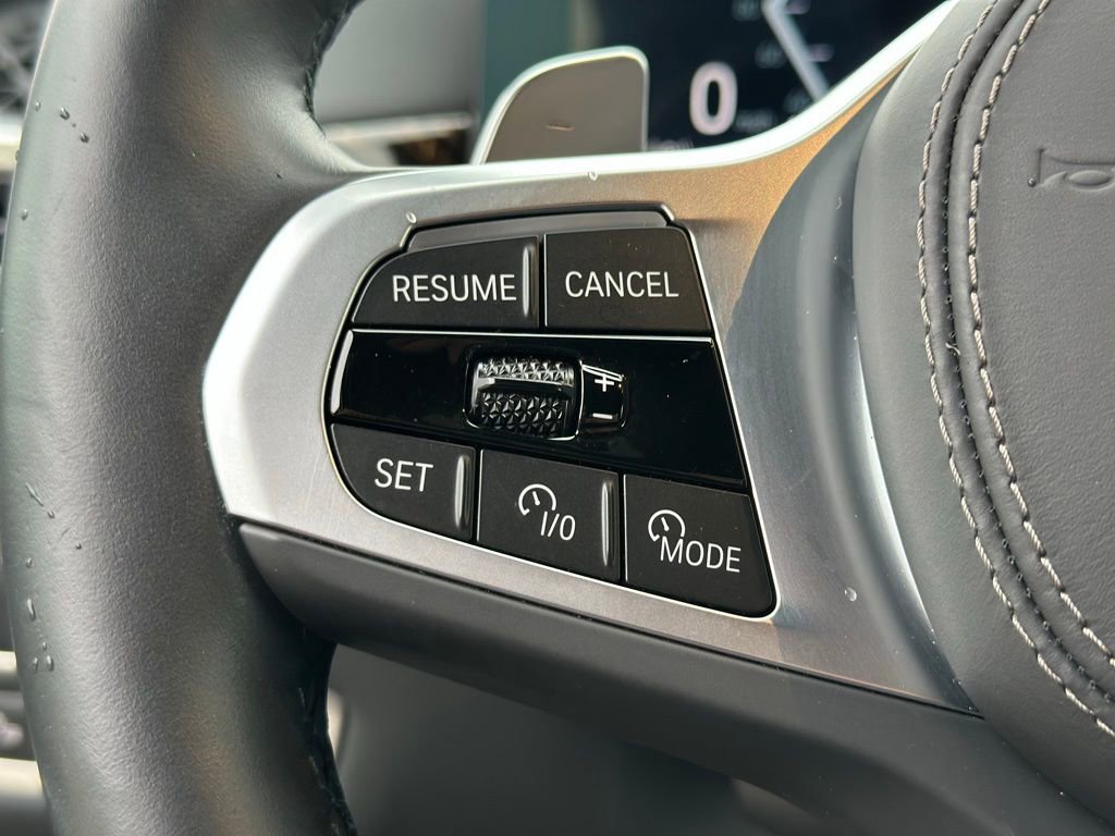 Certified 2025 BMW X7 xDrive40i w/ M Sport Package image 31