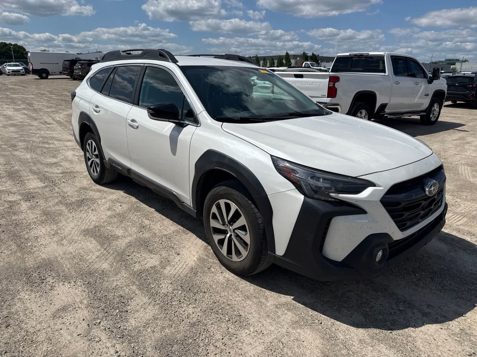 Used 2024 Subaru Outback Premium AWD/4WD image 4