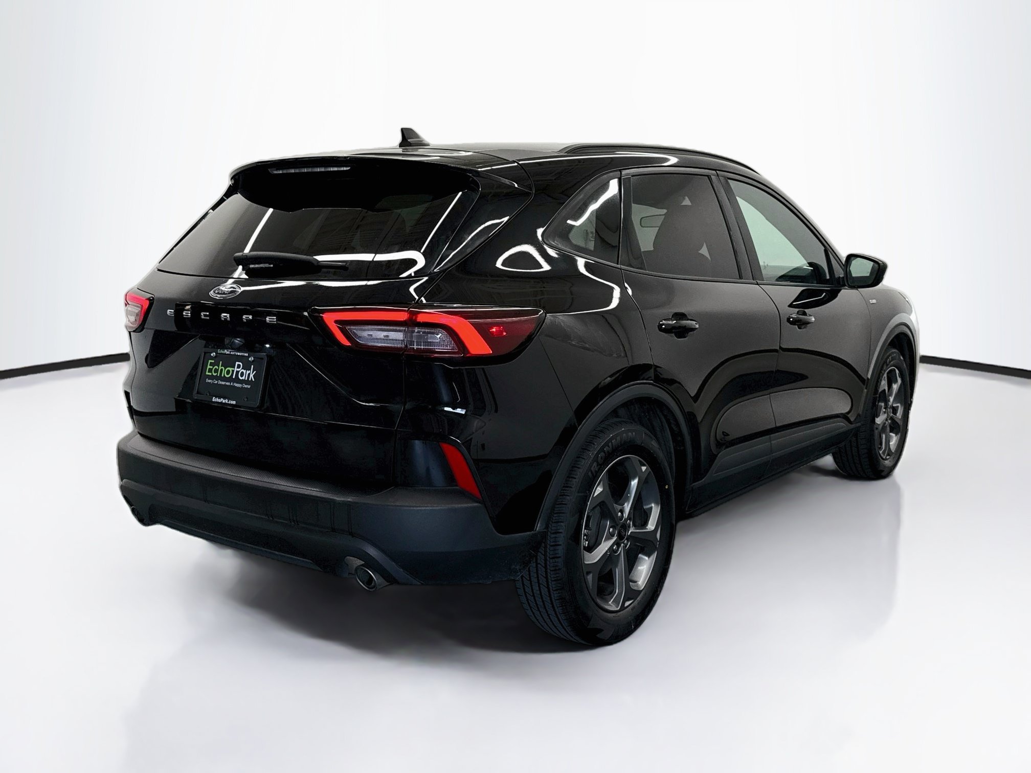 Used 2025 Ford Escape ST-Line FWD image 9