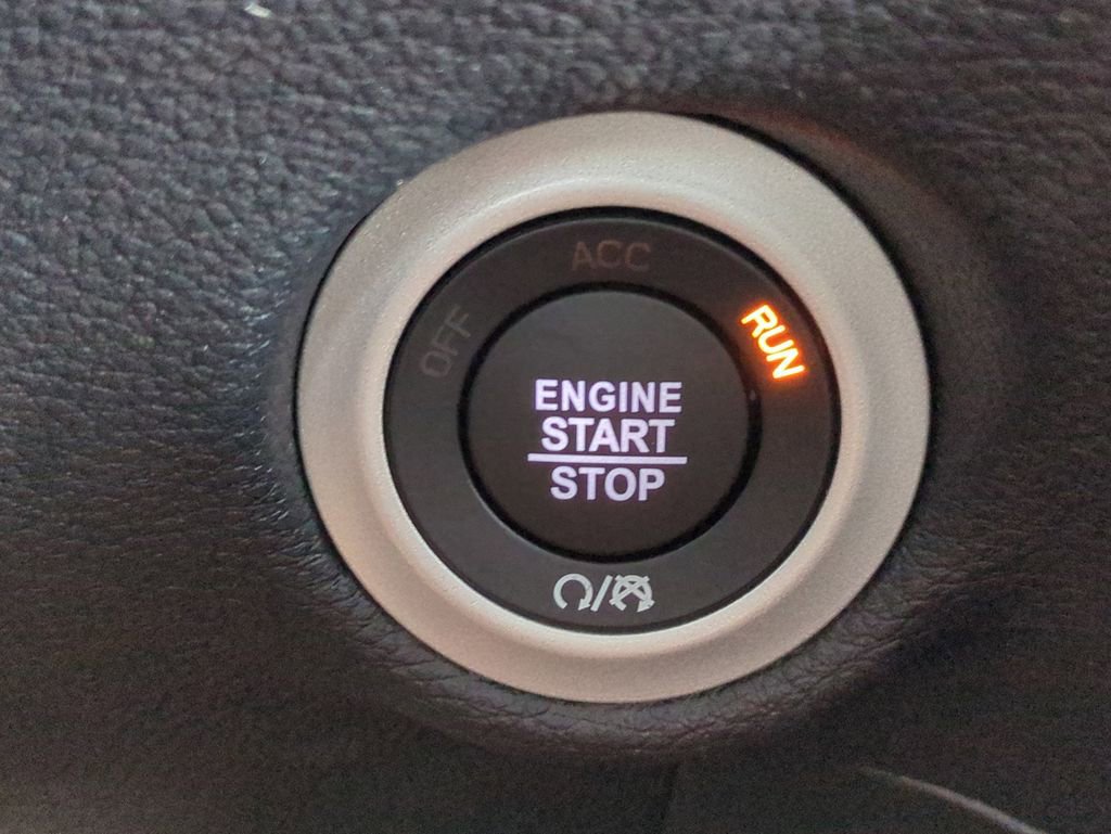 New 2026 Chrysler Pacifica Pinnacle w/ Trailer Tow Group image 32