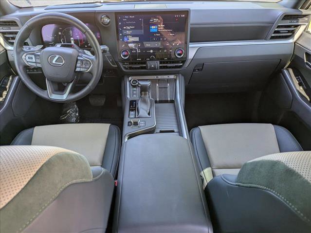 Used 2024 Lexus GX 550 image 18