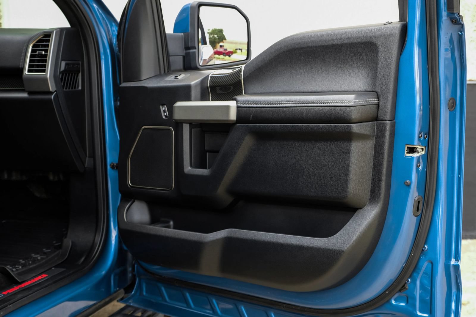 Used 2019 Ford F150 Raptor w/ Equipment Group 802A Luxury AWD/4WD image 41