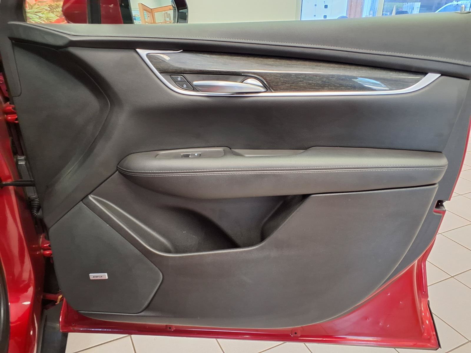 Used 2021 Cadillac XT5 Premium Luxury FWD image 12
