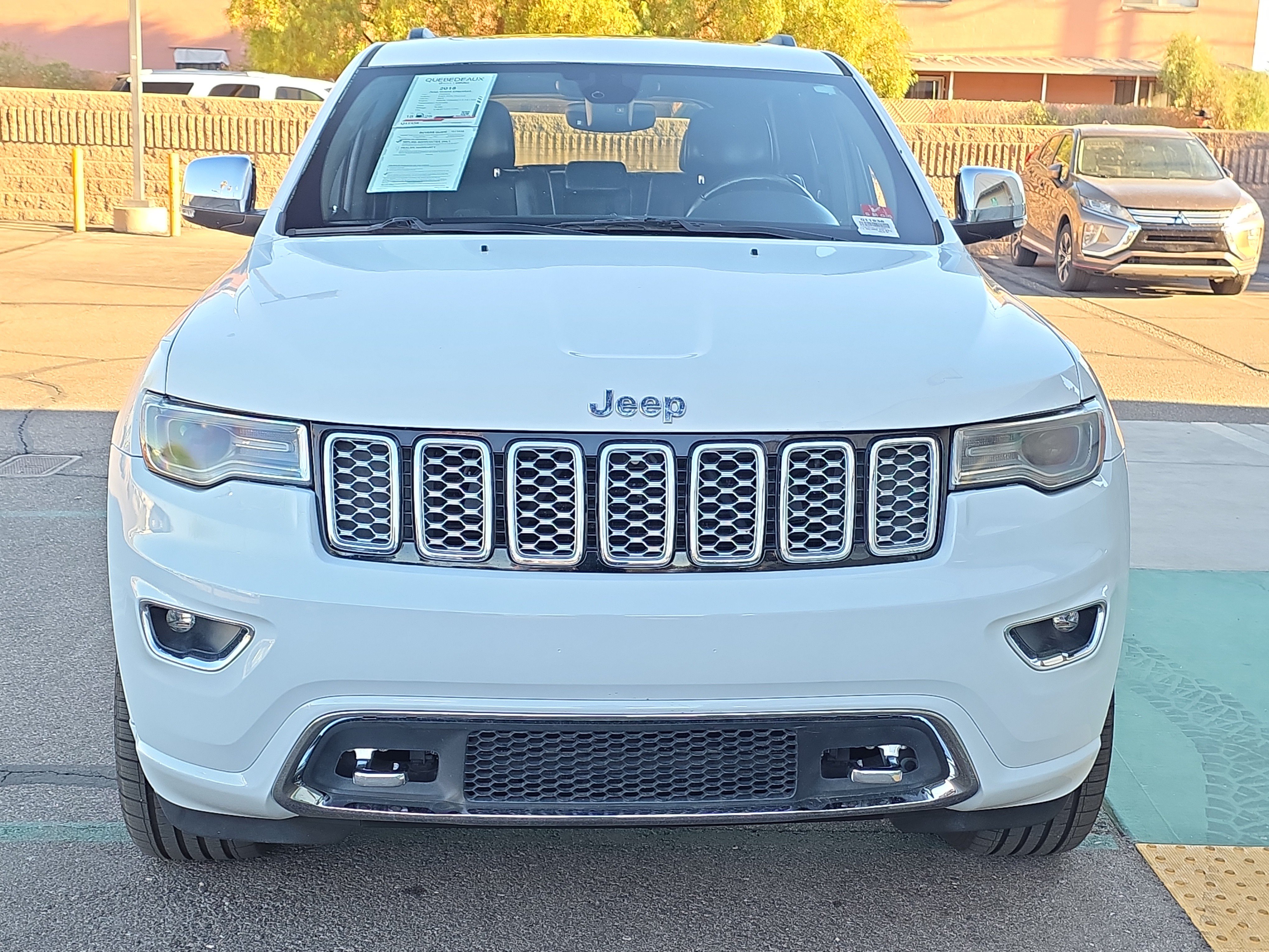 Used 2018 Jeep Grand Cherokee Overland AWD/4WD image 2
